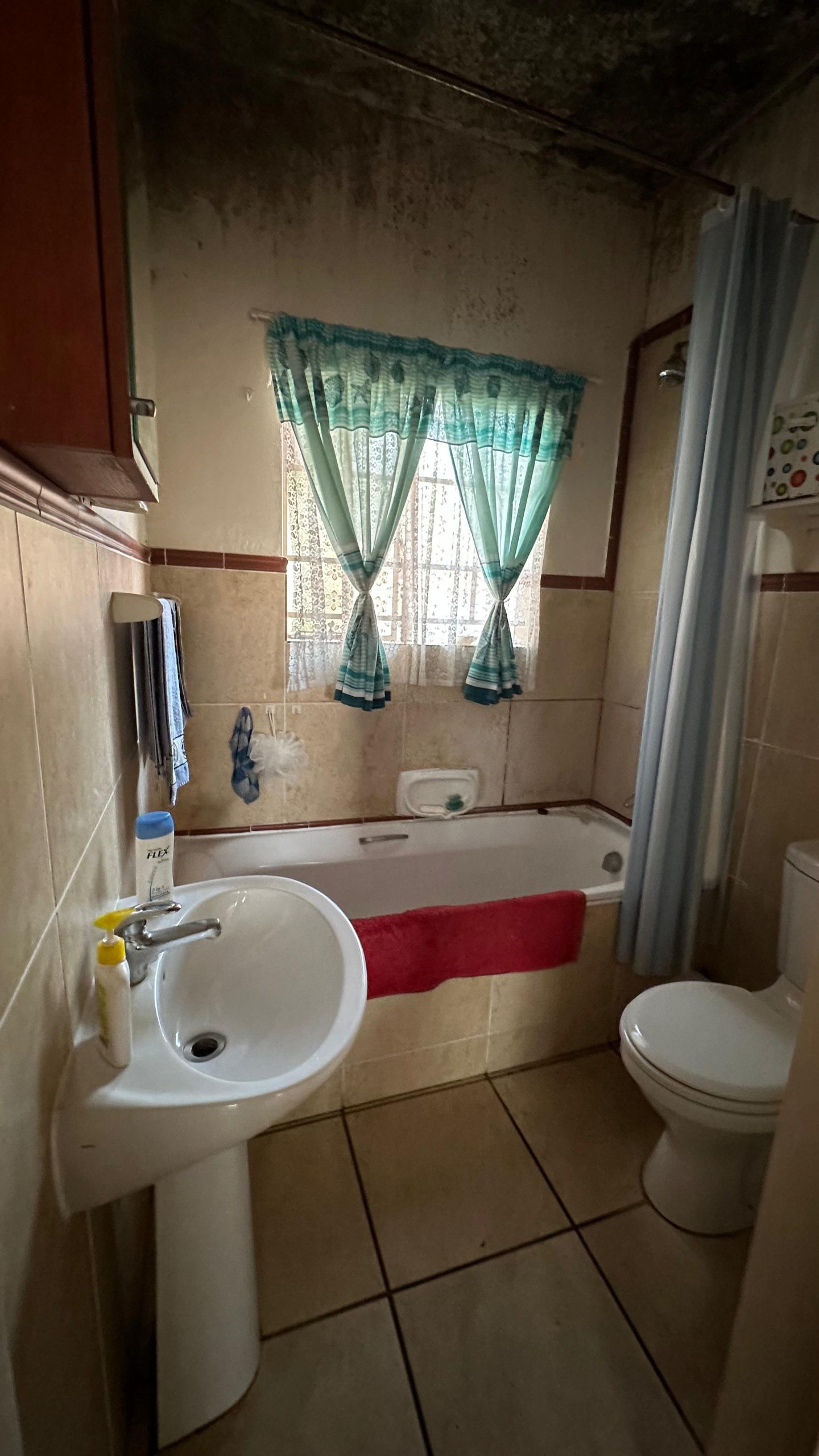 Ground Floor 2-Bedroom Unit with 2 Parkings – Comfort & Convenience!